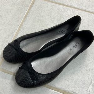 Kelly & Katie black snakeskin ballet flats